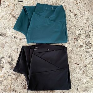 SET OF 2 American Eagle Lightweight everything crossover leggings